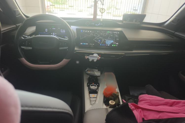 Used CHANGAN OSHAN Z6 2022 Blue Whale 1.5T DCT Luxury Model Center Console