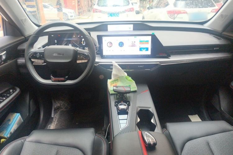 Used CHANGAN OSHAN Z6 2022 Blue Whale 1.5T DCT Smart Navigation Model Center Console