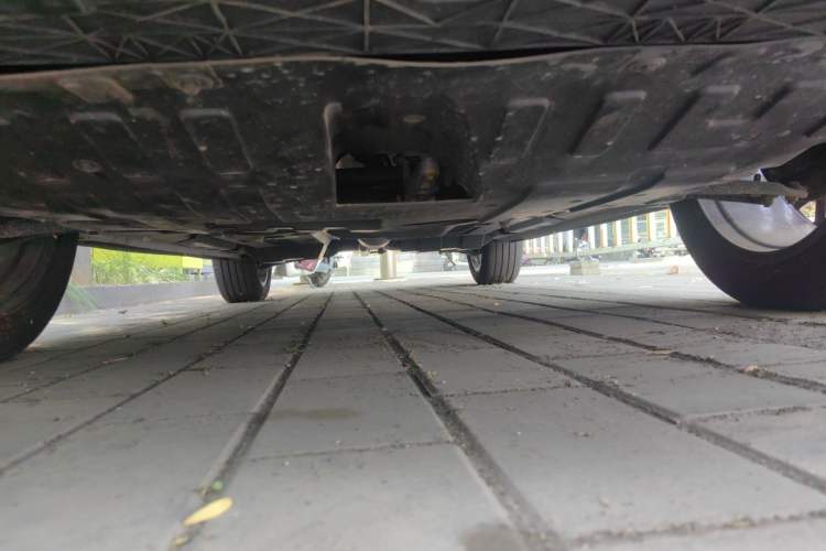 Used CHANGAN OSHAN Z6 2022 Blue Whale 1.5T DCT Smart Navigation Model Chassis Front