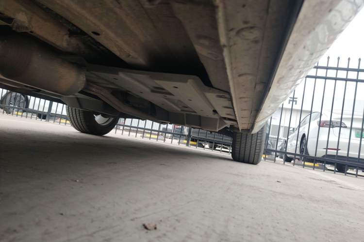 Used CHANGAN OSHAN Z6 2022 Blue Whale 1.5T DCT Smart Navigation Model Chassis Front Left