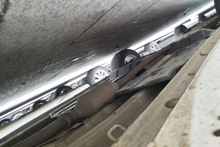 Used CHANGAN OSHAN Z6 2022 Blue Whale 1.5T DCT Smart Edition Chassis Front Right