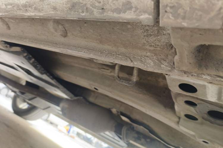 Used CHANGAN OSHAN Z6 2022 Blue Whale 1.5T DCT Luxury Model Chassis Front Right