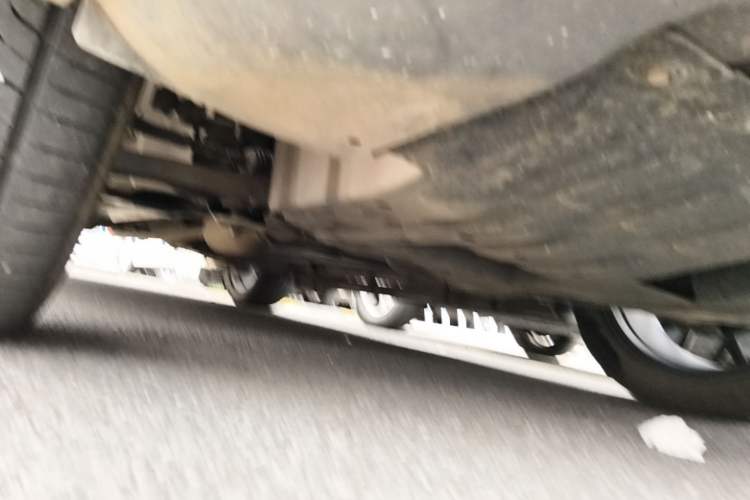 Used CHANGAN OSHAN Z6 2022 Blue Whale 1.5T DCT Smart Edition Chassis Front Right