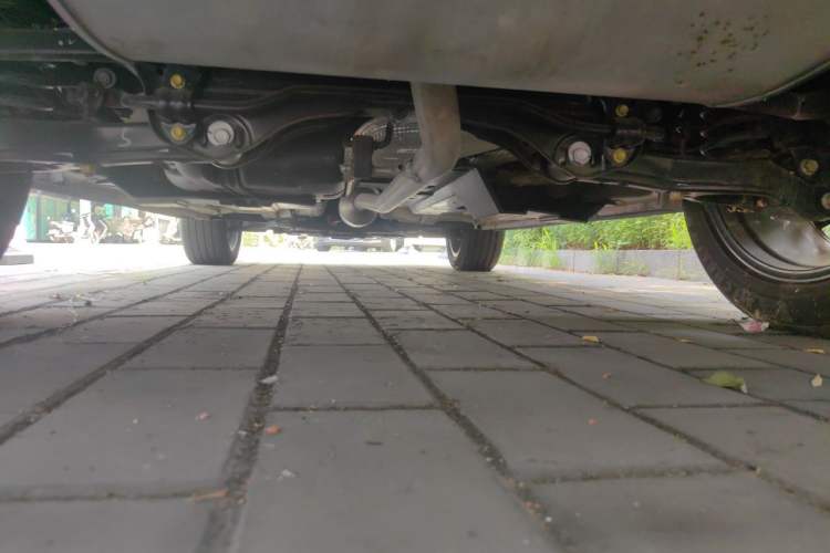 Used CHANGAN OSHAN Z6 2022 Blue Whale 1.5T DCT Smart Navigation Model Chassis Rear