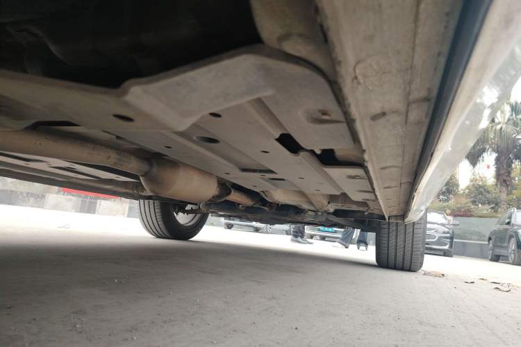 Used CHANGAN OSHAN Z6 2022 Blue Whale 1.5T DCT Smart Navigation Model Chassis Rear Right