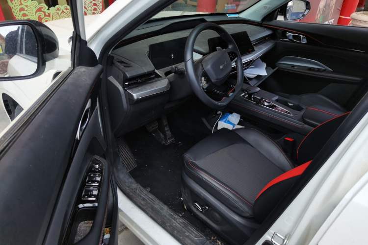 Used CHANGAN OSHAN Z6 2022 Blue Whale 1.5T DCT Luxury Model Driver Seat