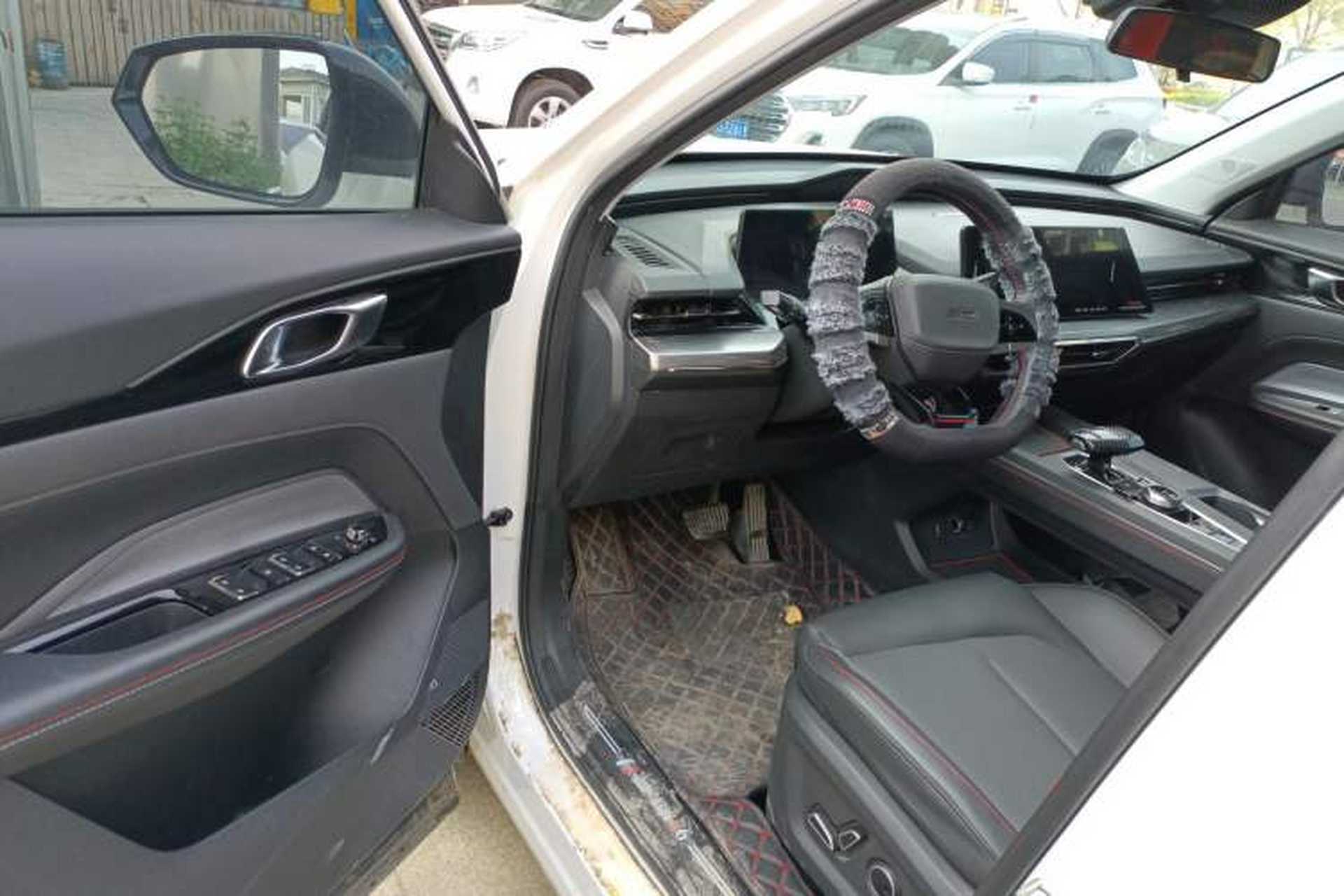 Used CHANGAN OSHAN Z6 2022 Blue Whale 1.5T DCT Smart Edition Driver Seat