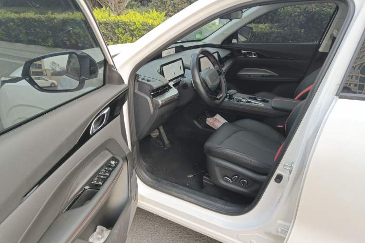 Used CHANGAN OSHAN Z6 2022 Blue Whale 1.5T DCT Smart Edition Driver Seat