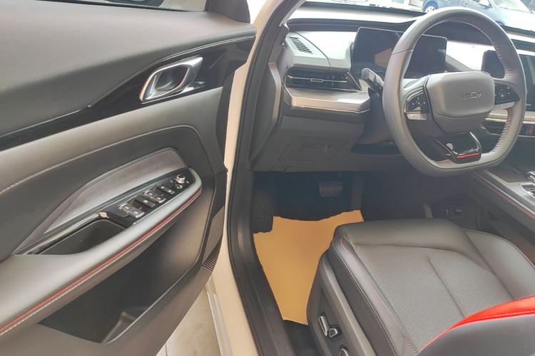 Used CHANGAN OSHAN Z6 2022 Blue Whale 1.5T DCT Smart Edition Driver Seat
