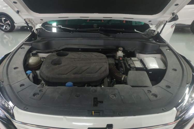 Used CHANGAN OSHAN Z6 2022 Blue Whale 1.5T DCT Smart Edition Engine Bay