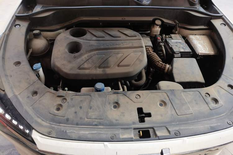 Used CHANGAN OSHAN Z6 2022 Blue Whale 1.5T DCT Luxury Model Engine Bay