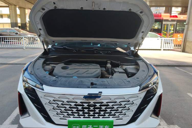 Used CHANGAN OSHAN Z6 2022 Blue Whale 1.5T DCT Luxury Model Engine Bay