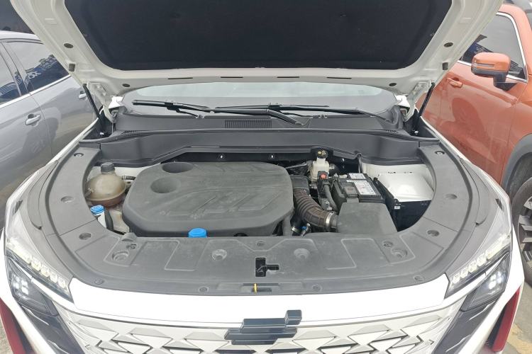 Used CHANGAN OSHAN Z6 2022 Blue Whale 1.5T DCT Smart Edition Urban Version Engine Bay