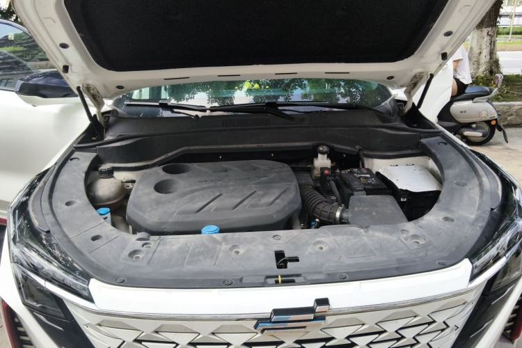 Used CHANGAN OSHAN Z6 2022 Blue Whale 1.5T DCT Luxury Model Engine Bay