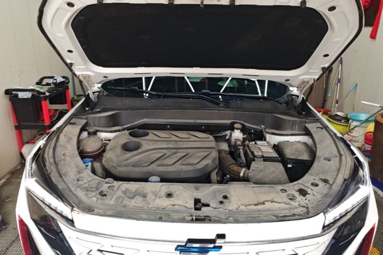 Used CHANGAN OSHAN Z6 2022 Blue Whale 1.5T DCT Smart Edition Urban Version Engine Bay