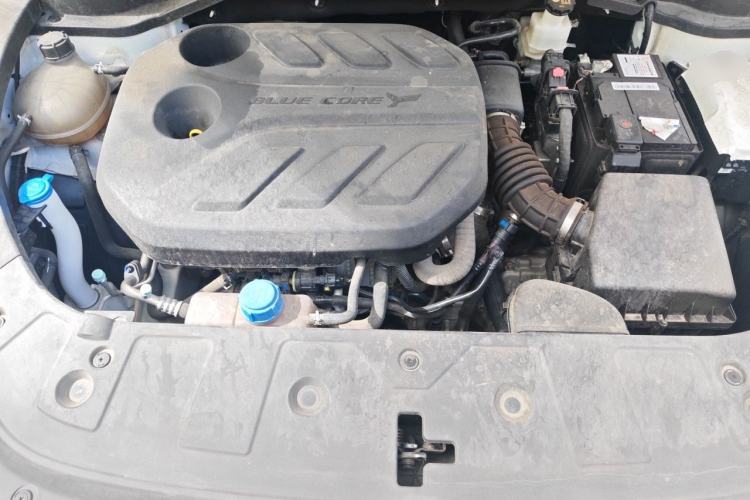 Used CHANGAN OSHAN Z6 2022 Blue Whale 1.5T DCT Smart Edition Urban Version Engine Bay