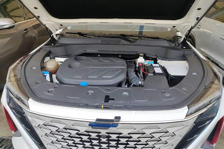 Used CHANGAN OSHAN Z6 2022 Blue Whale 1.5T DCT Smart Edition Engine Bay