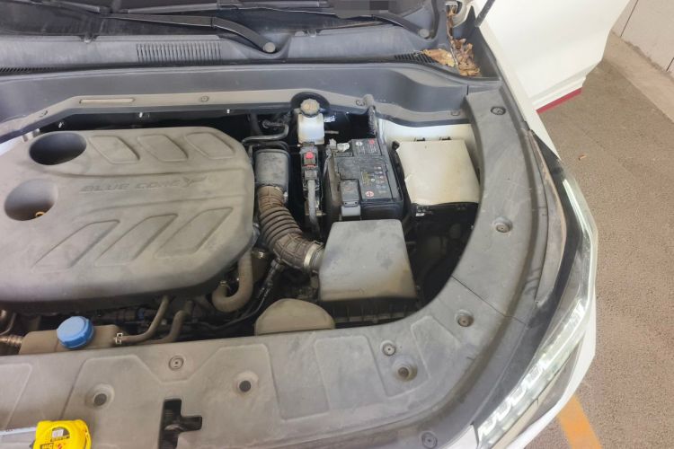 Used CHANGAN OSHAN Z6 2022 Blue Whale 1.5T DCT Luxury Model Engine Bay Left