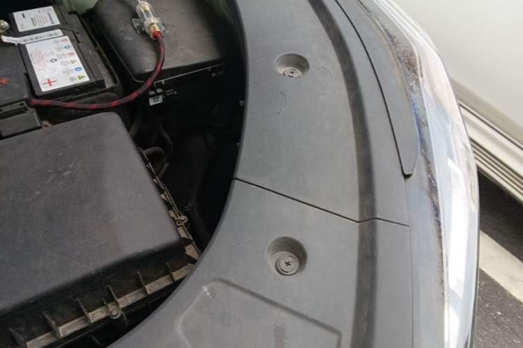 Used CHANGAN OSHAN Z6 2022 Blue Whale 1.5T DCT Smart Edition Engine Bay Left