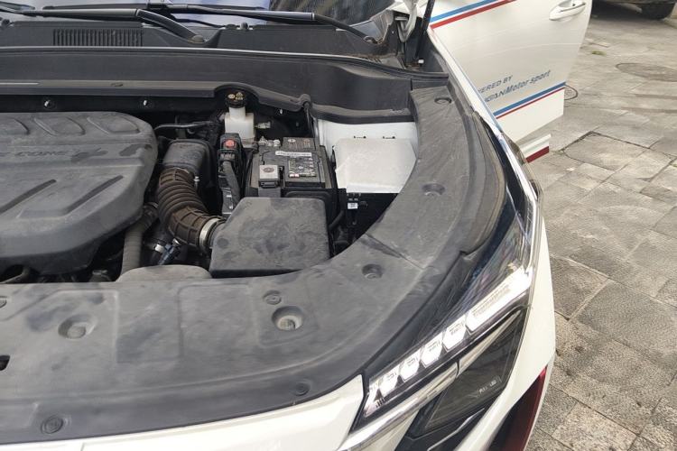 Used CHANGAN OSHAN Z6 2022 Blue Whale 1.5T DCT Luxury Model Engine Bay Left