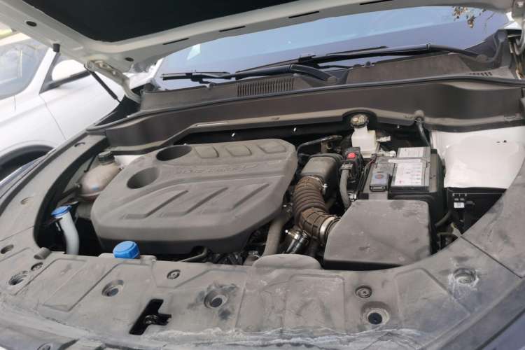 Used CHANGAN OSHAN Z6 2022 Blue Whale 1.5T DCT Smart Edition Urban Version Engine Bay