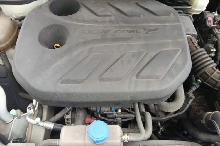 Used CHANGAN OSHAN Z6 2022 Blue Whale 1.5T DCT Smart Edition Engine Bay