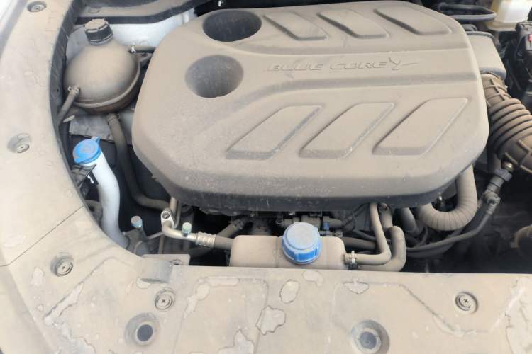 Used CHANGAN OSHAN Z6 2022 Blue Whale 1.5T DCT Smart Edition Engine Bay Right