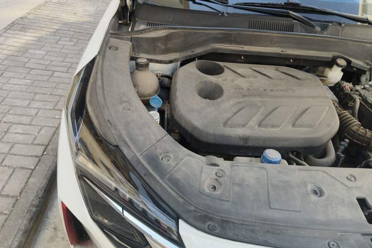 Used CHANGAN OSHAN Z6 2022 Blue Whale 1.5T DCT Luxury Model Engine Bay Right