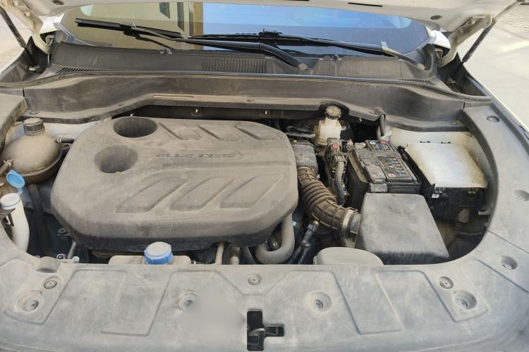 Used CHANGAN OSHAN Z6 2022 Blue Whale 1.5T DCT Luxury Model Engine Bay