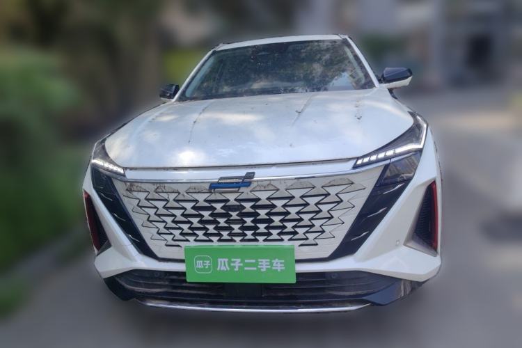 Used CHANGAN OSHAN Z6 2022 Blue Whale 1.5T DCT Smart Navigation Model Front