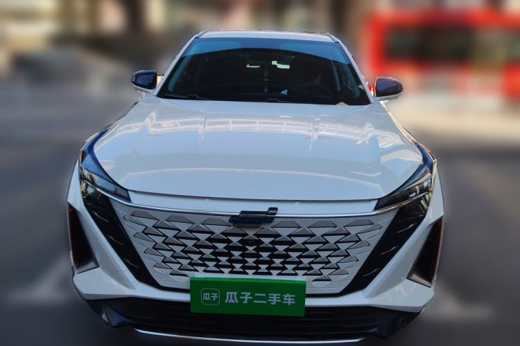 Used CHANGAN OSHAN Z6 2022 Blue Whale 1.5T DCT Luxury Model Front