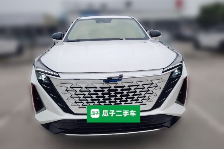 Used CHANGAN OSHAN Z6 2022 Blue Whale 1.5T DCT Smart Navigation Model Front