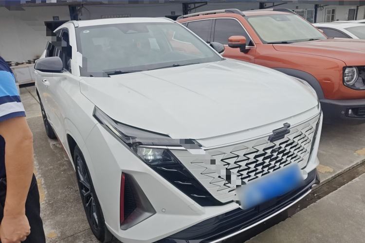 Used CHANGAN OSHAN Z6 2022 Blue Whale 1.5T DCT Smart Edition Urban Version Front Right 45 Deg