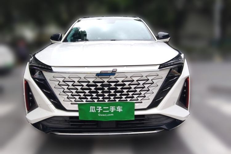Used CHANGAN OSHAN Z6 2022 Blue Whale 1.5T DCT Smart Edition Front