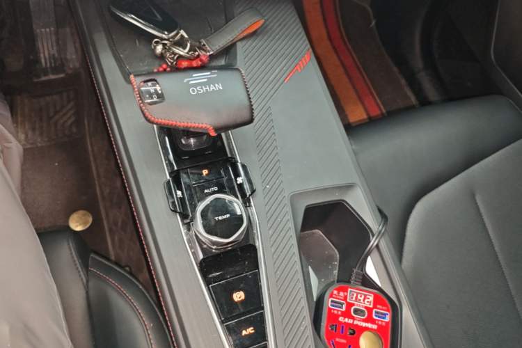 Used CHANGAN OSHAN Z6 2022 Blue Whale 1.5T DCT Smart Edition Urban Version Gear Lever