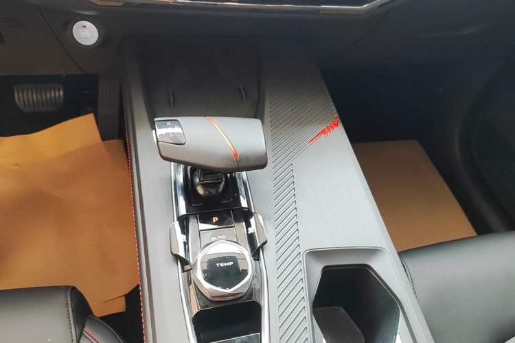 Used CHANGAN OSHAN Z6 2022 Blue Whale 1.5T DCT Smart Edition Gear Lever