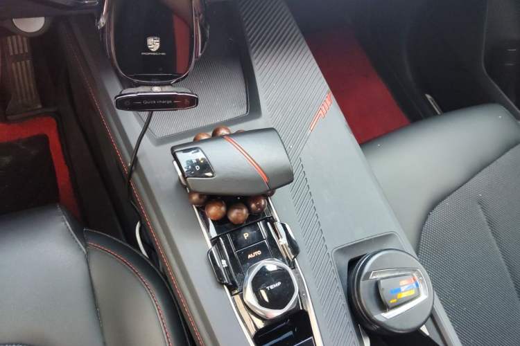 Used CHANGAN OSHAN Z6 2022 Blue Whale 1.5T DCT Luxury Model Gear Lever