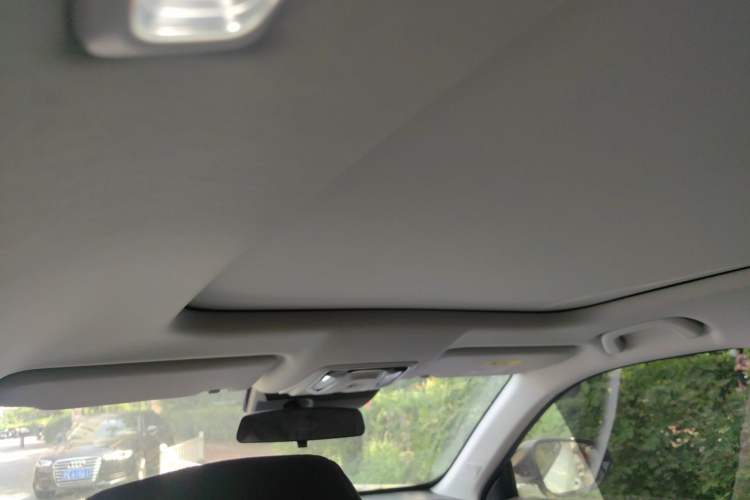 Used CHANGAN OSHAN Z6 2022 Blue Whale 1.5T DCT Smart Navigation Model Headliner