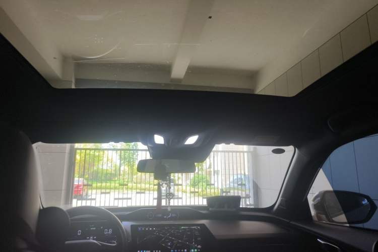 Used CHANGAN OSHAN Z6 2022 Blue Whale 1.5T DCT Luxury Model Headliner