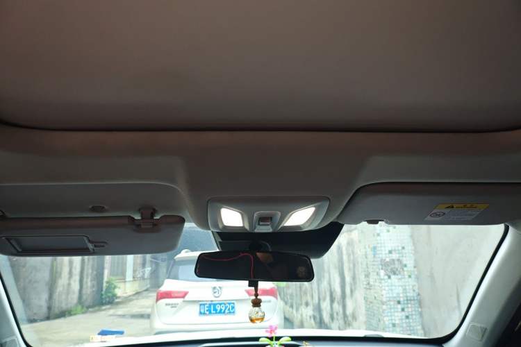 Used CHANGAN OSHAN Z6 2022 Blue Whale 1.5T DCT Luxury Model Headliner