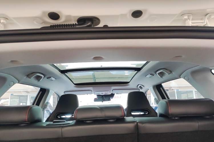 Used CHANGAN OSHAN Z6 2022 Blue Whale 1.5T DCT Smart Edition Headliner