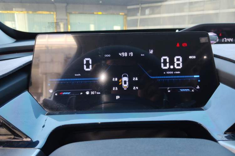 Used CHANGAN OSHAN Z6 2022 Blue Whale 1.5T DCT Luxury Model Instrument Cluster