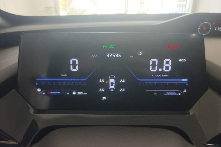Used CHANGAN OSHAN Z6 2022 Blue Whale 1.5T DCT Luxury Model Instrument Cluster