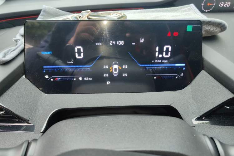 Used CHANGAN OSHAN Z6 2022 Blue Whale 1.5T DCT Luxury Model Instrument Cluster