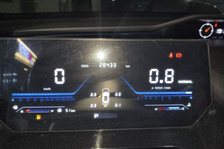 Used CHANGAN OSHAN Z6 2022 Blue Whale 1.5T DCT Luxury Model Instrument Cluster