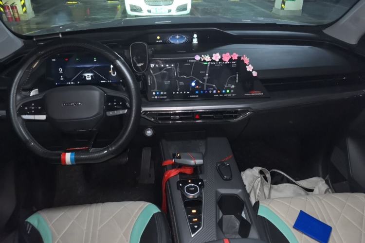Used CHANGAN OSHAN Z6 2022 Blue Whale 1.5T DCT Smart Edition Interior 2