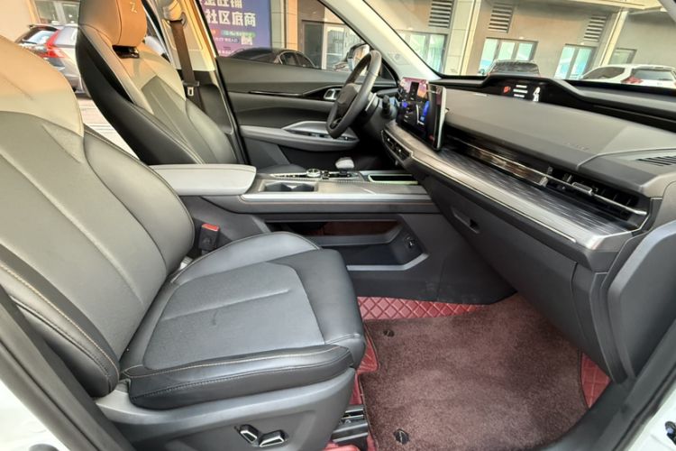 Used CHANGAN OSHAN Z6 2022 Blue Whale 1.5T DCT Smart Edition Urban Version Interior 3