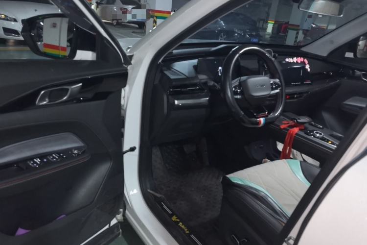 Used CHANGAN OSHAN Z6 2022 Blue Whale 1.5T DCT Smart Edition Interior 3