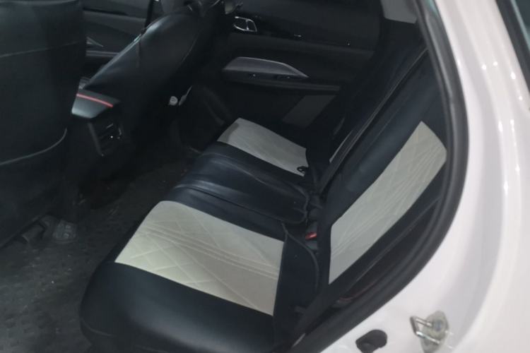 Used CHANGAN OSHAN Z6 2022 Blue Whale 1.5T DCT Smart Edition Interior 4