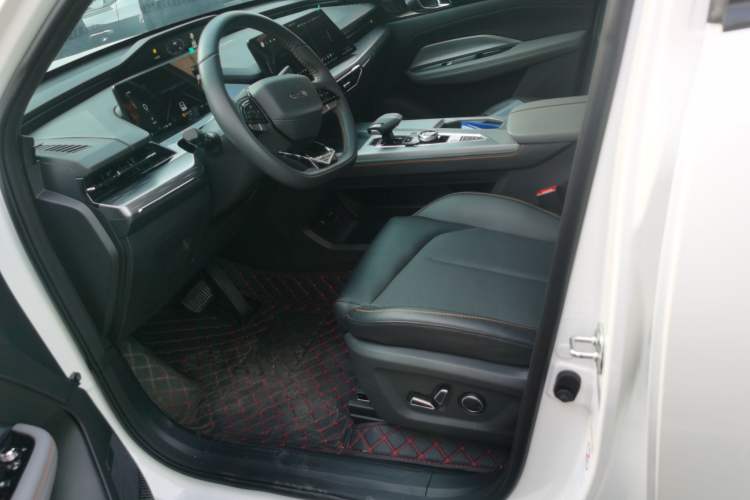 Used CHANGAN OSHAN Z6 2022 Blue Whale 1.5T DCT Smart Edition Urban Version Left Front Seat